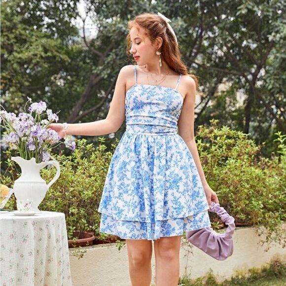 Knit Blue and White Casual Floral Sundress with 2 layer skirt and fitted bodice - Picture 5 of 16